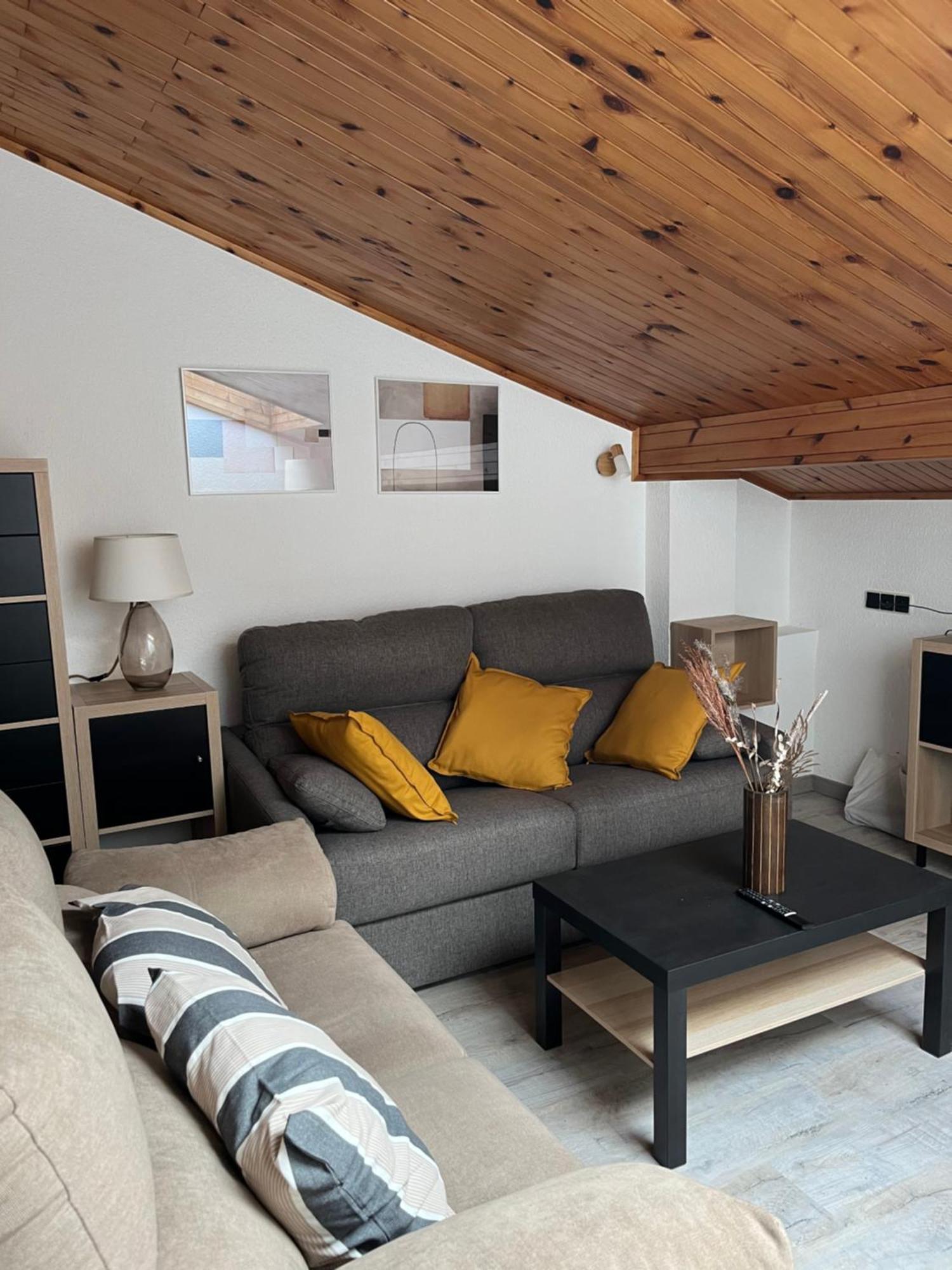 Mama Mila Appartement Briviesca Buitenkant foto